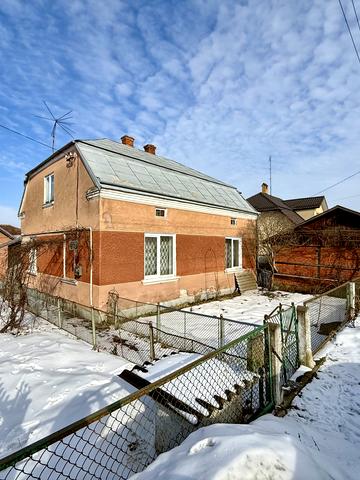 Данила Галицького вул., 15