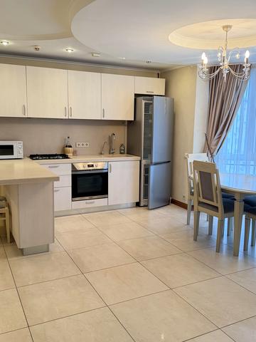 Лесі Українки бульв., 10