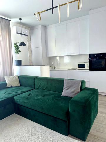 Новоселівська вул., 10