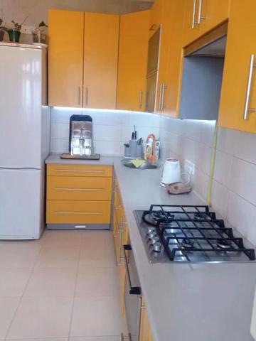 Каховська вул., 27