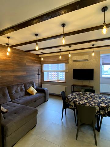 Співдружності вул., 1