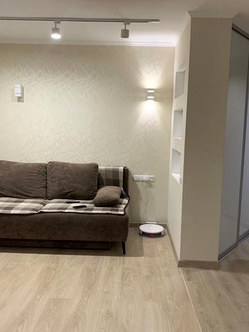 Жасминовий бульв. (Петра Слинька), 2