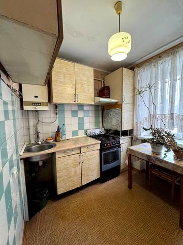 Камянецька вул., 52/1