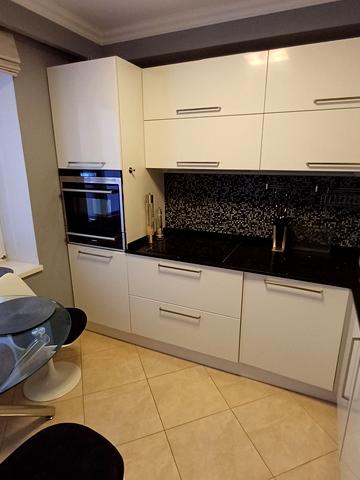 Шовковична вул., 48