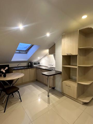 Успішна вул., 28