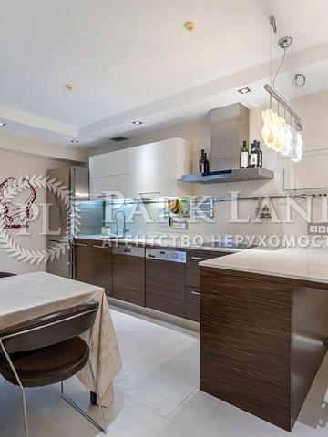 Михайла Гришка вул., 9