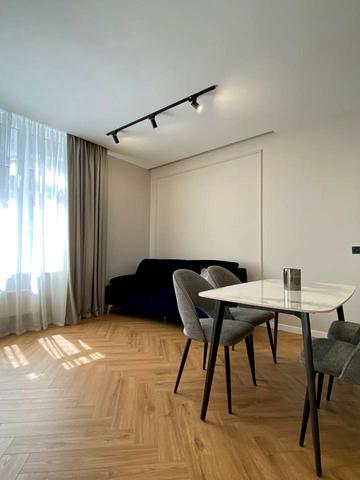 Валерія Самофалова вул. (Каманіна), 16а/2