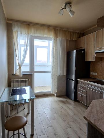 Драгоманова вул., 8