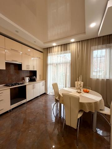 Михайла Лучкая вул., 18