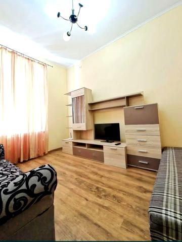 Троїцька вул., 12