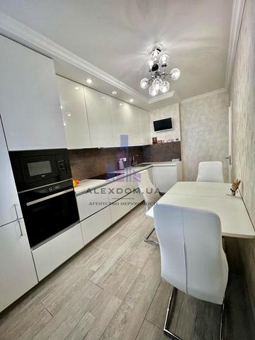 Лобачевського пров., 7-А