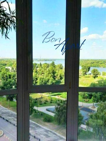 Володимира Івасюка просп. (Героїв Сталінграду), 6-Б