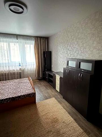 Героїв просп., 23