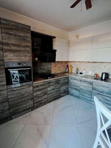 Залізнична вул., 17