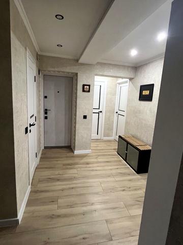 Героїв Майдану вул. (Червоноармійська), 80