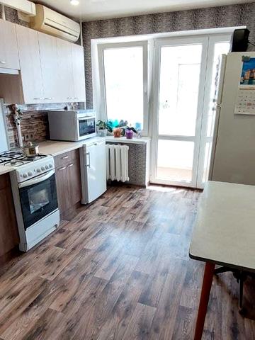 Набережна Перемоги вул., 48