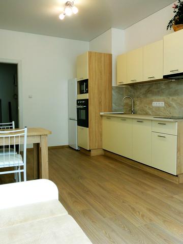 Спортивна вул., 3/2