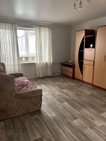 Українська вул., 35