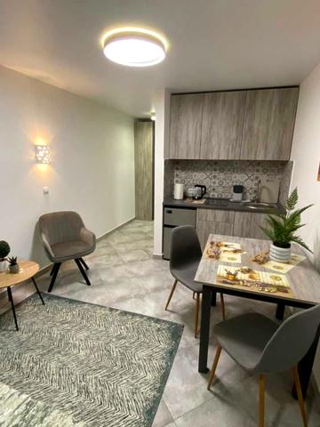 Приміська вул., 26