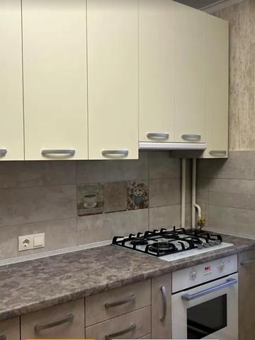 Івана Миколайчука вул., 18