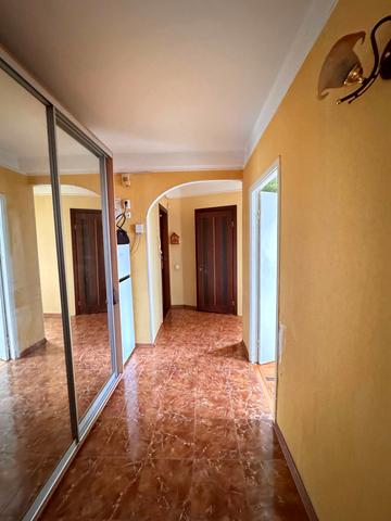 Бородинська вул., 3