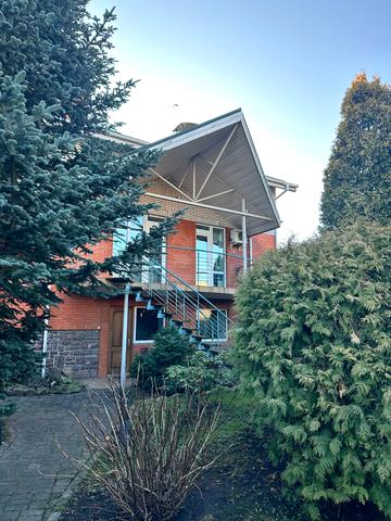 Каракульна вул., 10