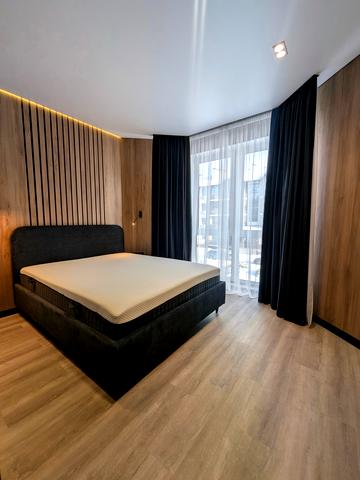 Сімейна вул., (Будинок 5)