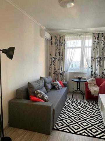 Максима Кривоноса вул., 17