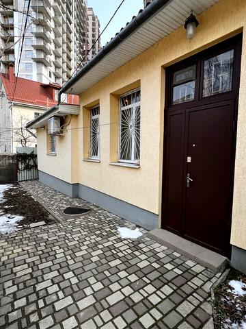 Зоопаркова вул., 8в