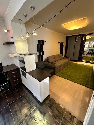 Ревуцького вул., 4