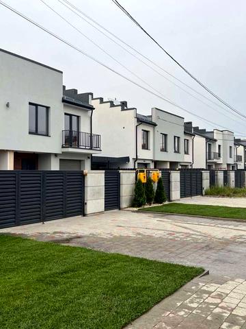 Білогорща вул., 60