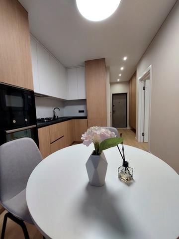 Каштанова вул., (Будинок)