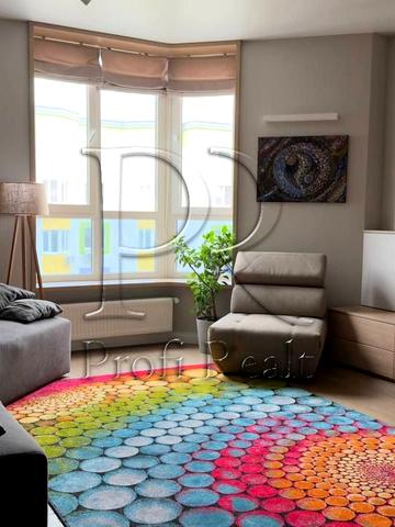 Яблунева вул., 15