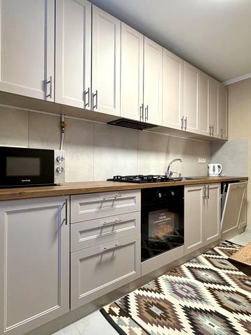 Кавказька вул., 6