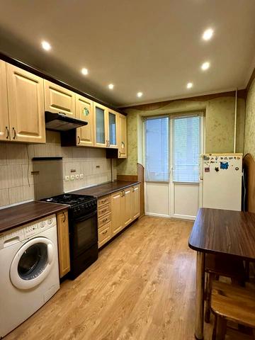 Михайла Бойчука вул., 10