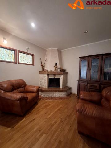 Заклинських вул., 1а