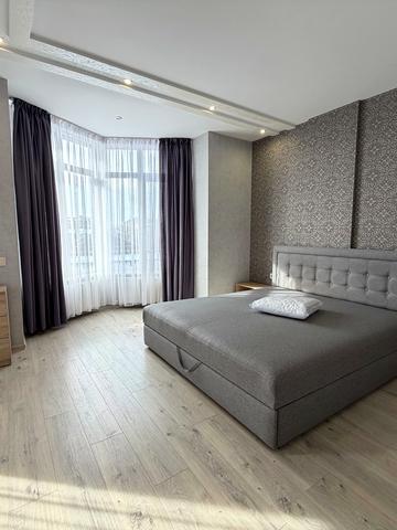 Короля Данила вул., 20А