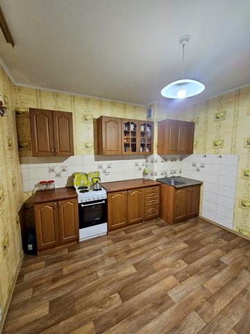 Милославська вул., 16