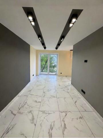 Михайла Гончаренка вул., 6