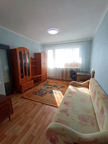 Метробудівників вул., 32