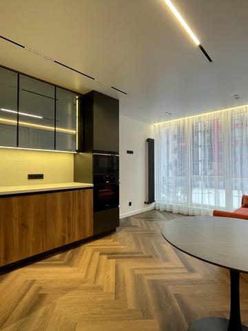 Романа Левицького вул., 4