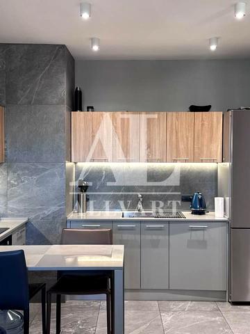 Львівська вул., 15