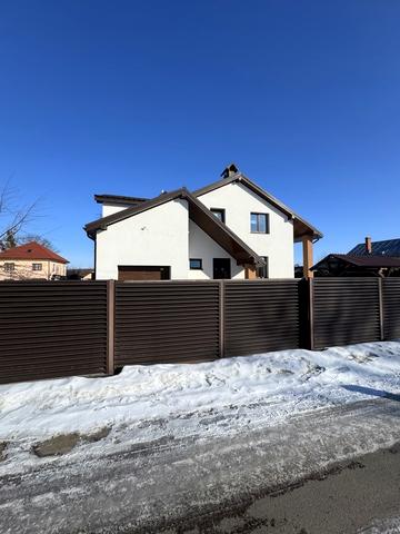 Лесі Україники, 3