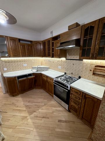 Південний бульв., 44