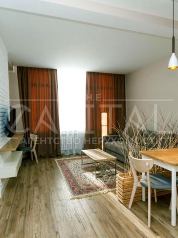 Гоголівська вул., 14