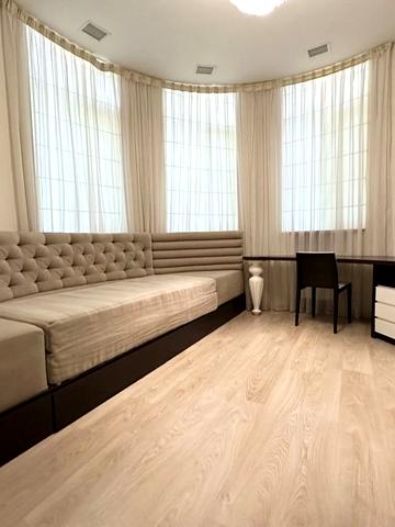 Дмитра Яворницького просп. (Карла Маркса), 5