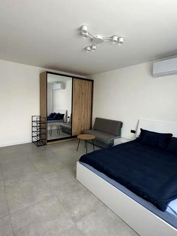 Карпатська вул., 17-Б