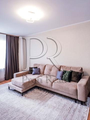 Новаторів вул., 22-Б