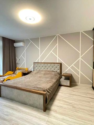 Володимира Івасюка вул., 82