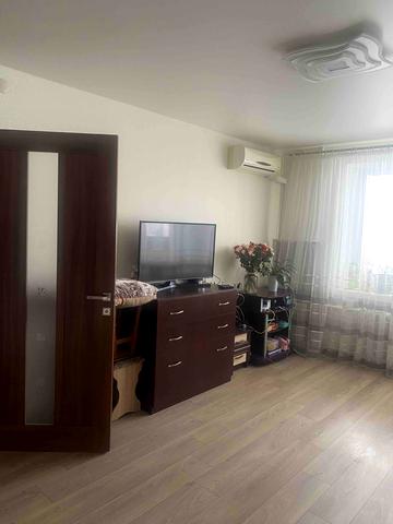 Героїв України вул. (Гагаріна), 6